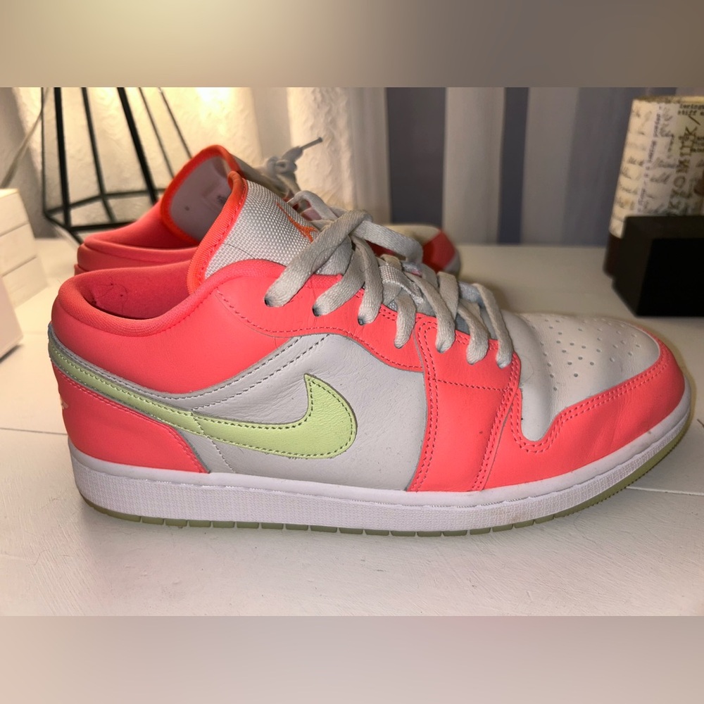 Jordan 1 size 10.5